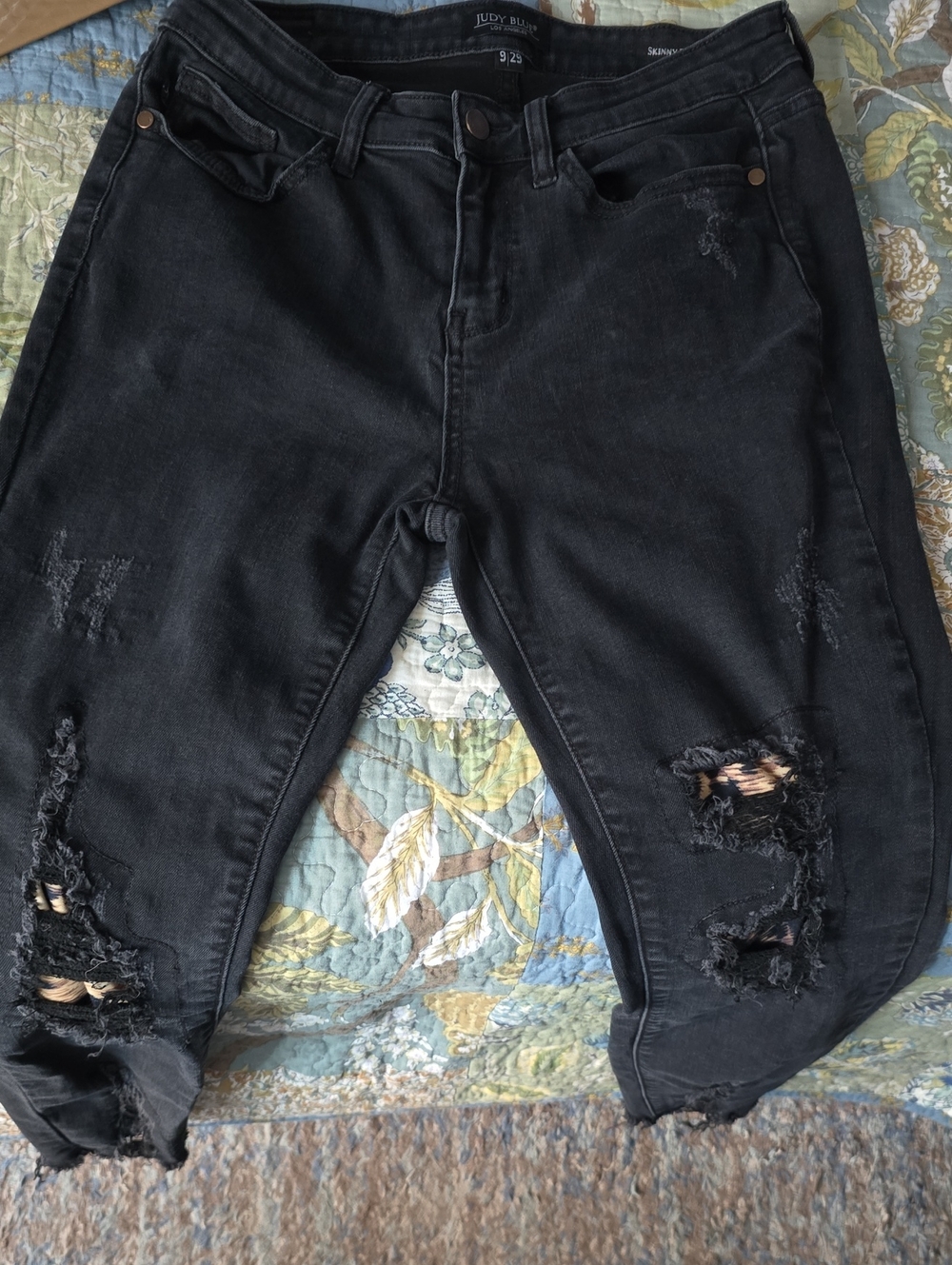 Judy Blue Black Distressed Skinny Jeans with Ripped Knees Cheetah Print